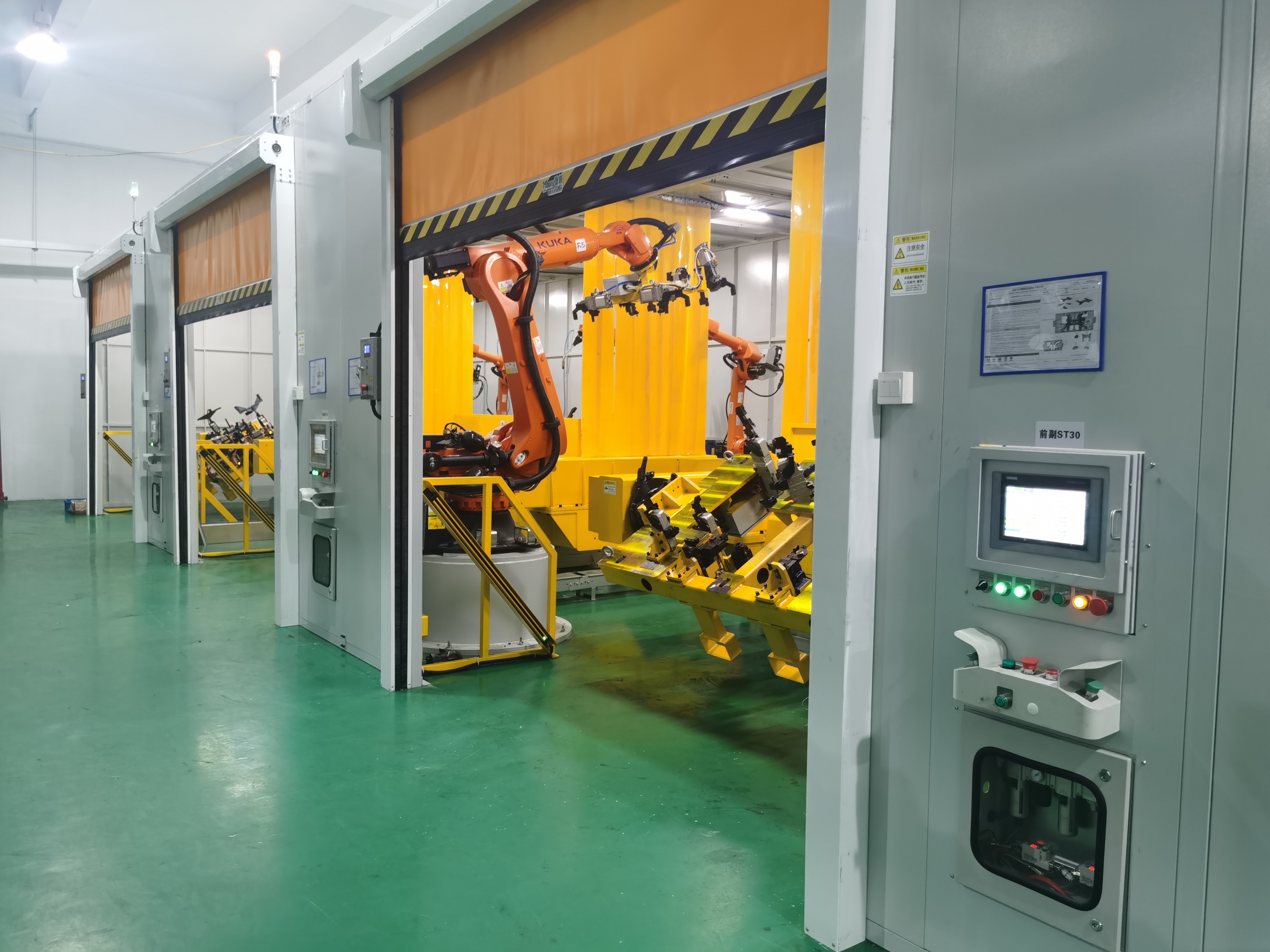 車(chē)架總成機(jī)器人雙機(jī)弧焊工作站案例！